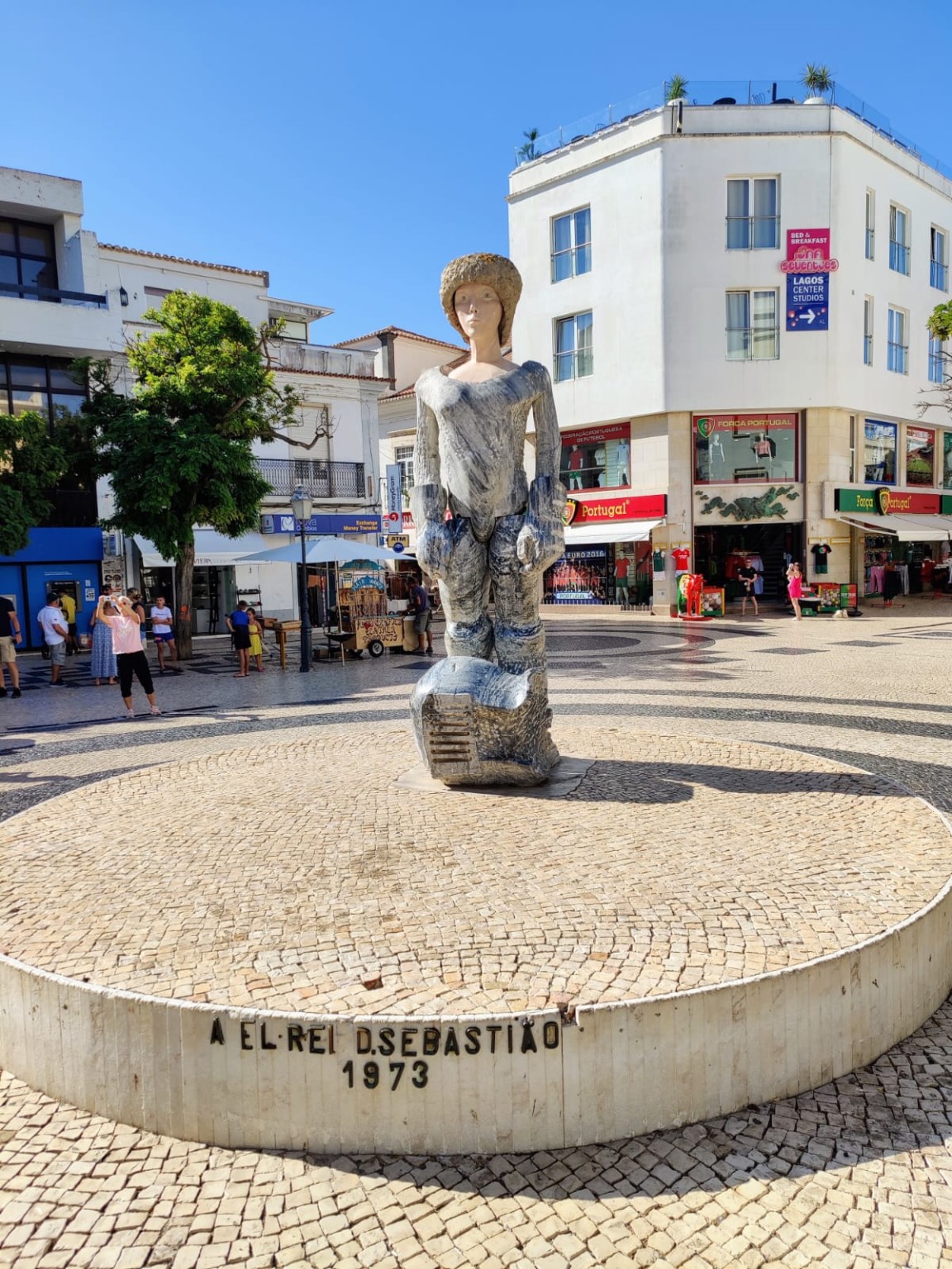 Statue von König D. Sebastião von João Cutileiro auf der Praça Gil Eanes in Lagos